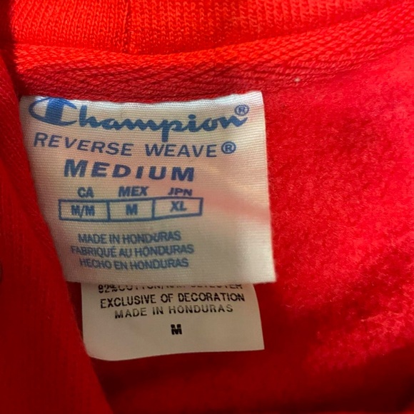 Champion women’s red cropped hoodie - Picture 2 of 2